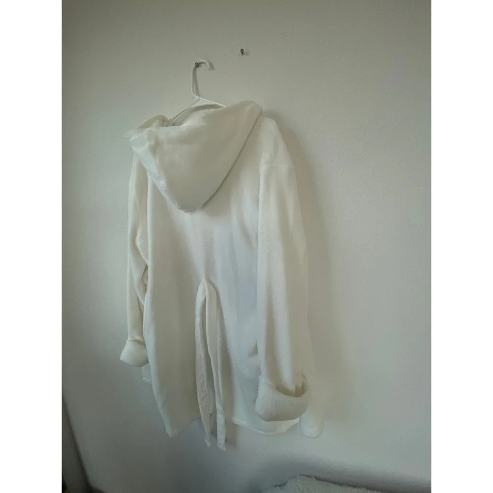 Gap Kids White Fleece Hooded Bathrobe Size 14 Recycled Polyester Tie Waist Robe